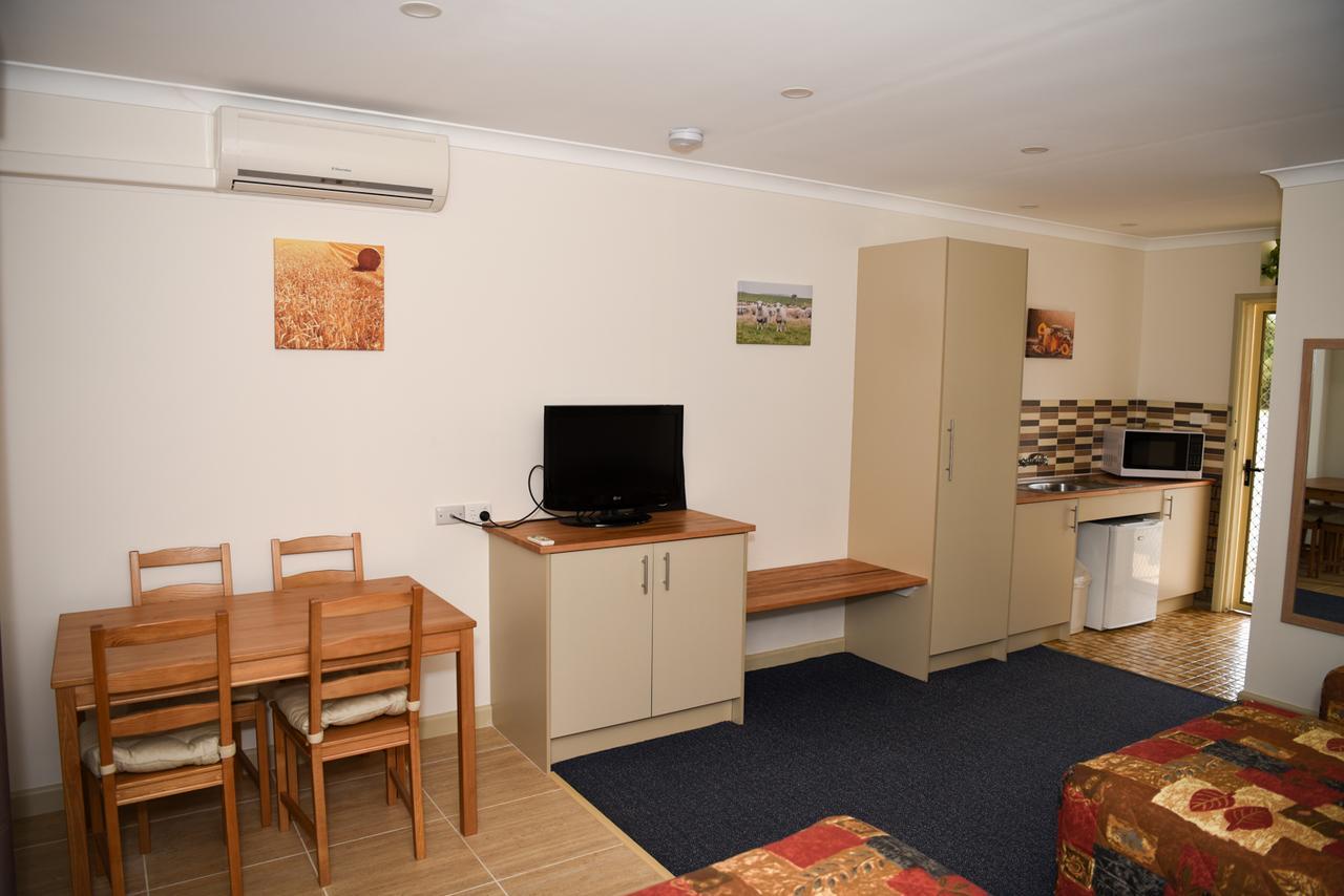 Culcairn Motor Inn Екстер'єр фото